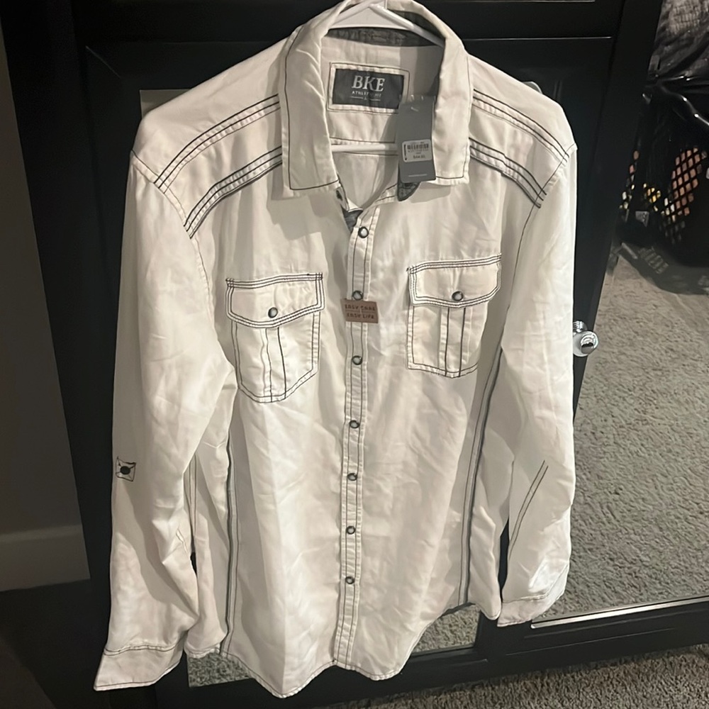 NWT BUCKLE BKE White Gray lining Large Button Up Iridescent Buttons